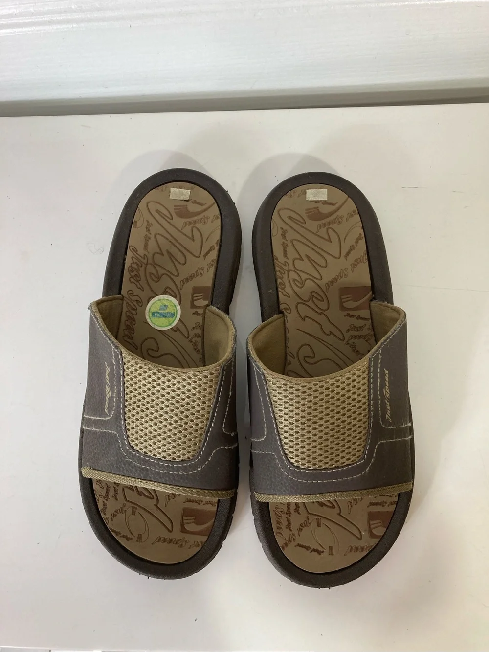 Nwot JUST SPEED Sandals Mens 9 Brown Squeeze Me Logo Slip-On Slides Flats